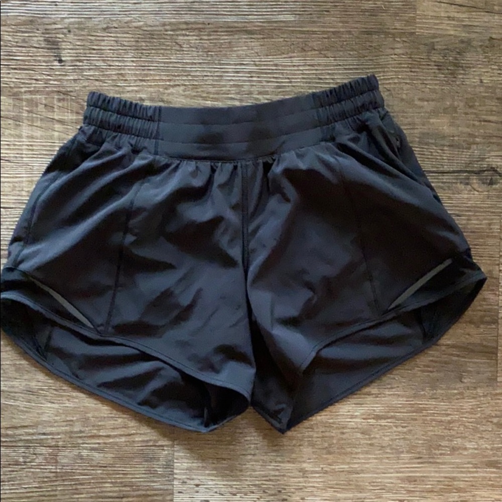 LULULEMON BLACK RUNNING SHORTS